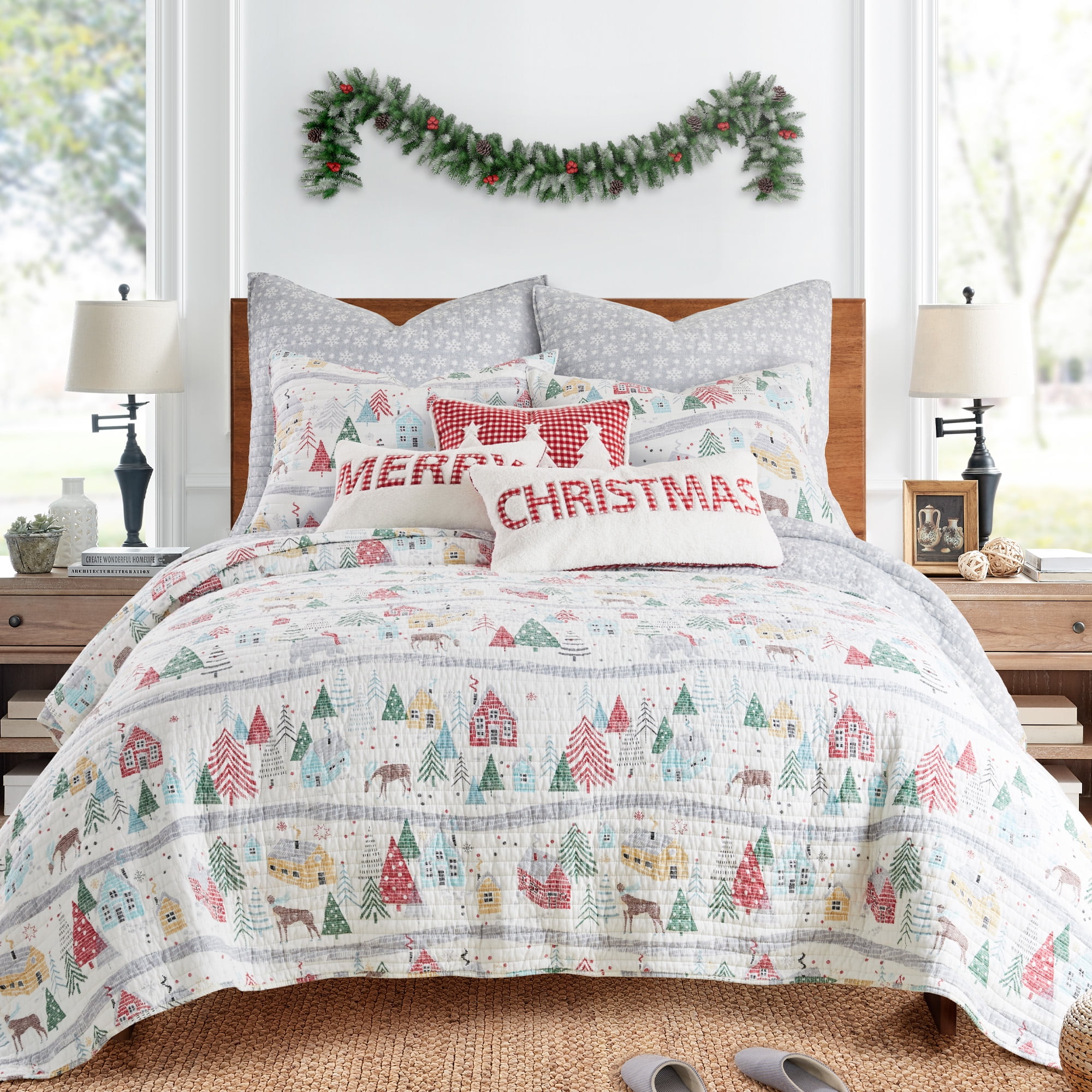 Full White Cotton Reversible Christmas Quilt Set