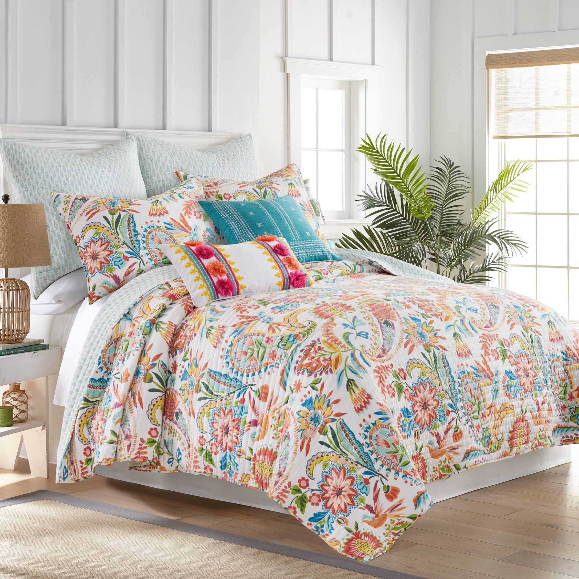 White Cotton Twin Reversible Quilt Set with Pom Pom Embellishments