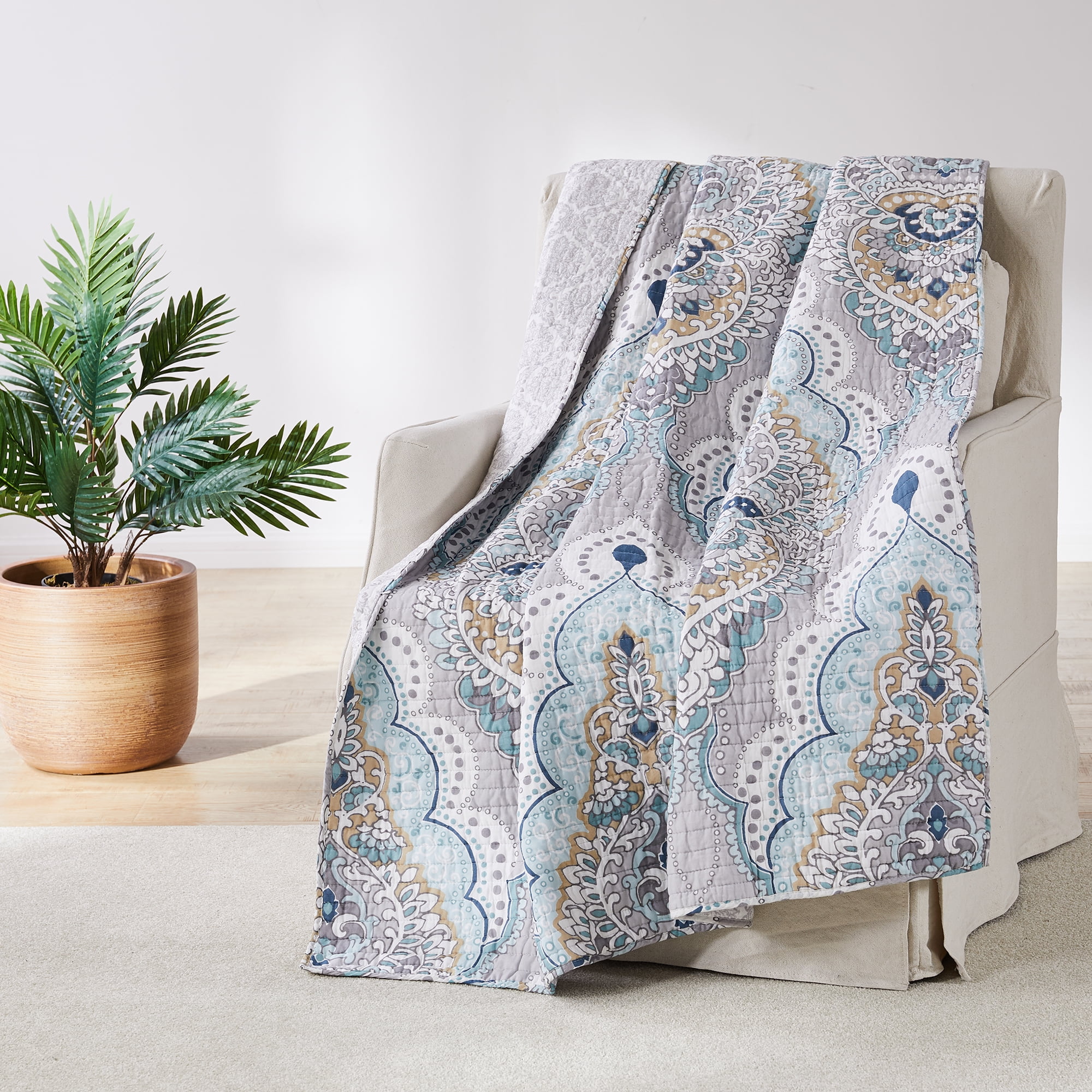 Olyria Medallion Reversible Cotton Quilted Throw Blanket