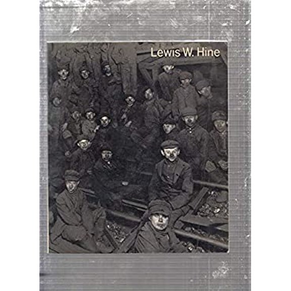 Pre-Owned Lewis W. Hine, 1874-1940: Two perspectives (ICP library of photographers) (Paperback) 0670427438 9780670427437