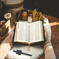 Lggsban Personalized Magnetic Bookmarks, Silicone Smart Book Marks for Reading, Cute Bookmark Clip, Reading Accessories, Gifts for Women Men Kids,1PC,Plastic