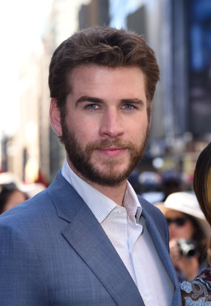 Liam Hemsworth At A Public Appearance For Independence Day Resurgence Cast Rings The Nasdaq Stock Market Opening Bell Canvas Art - (16 x 20)