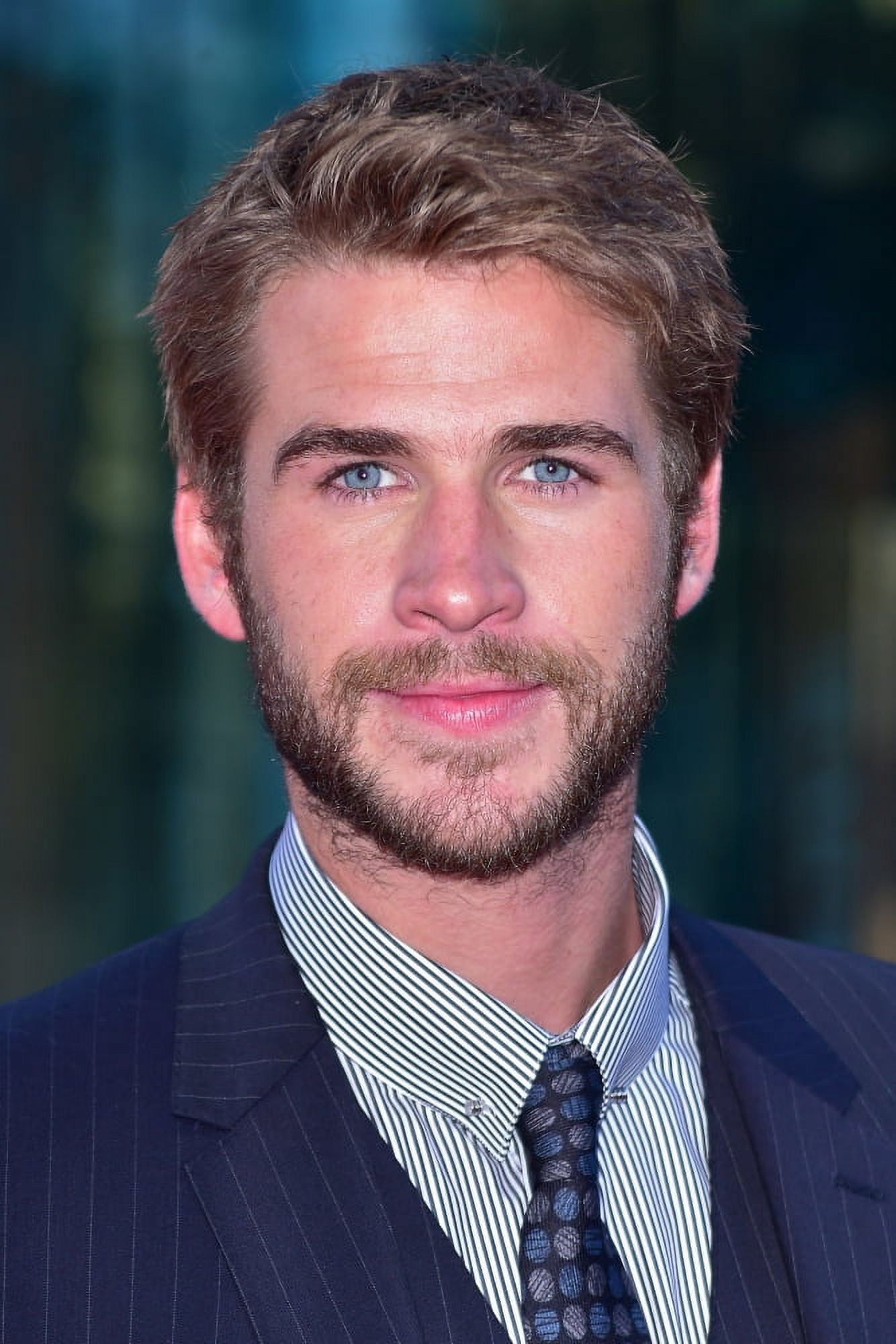 Liam Hemsworth At Arrivals For The Dressmaker Premiere At Toronto International Film Festival 2015 Canvas Art - (16 x 20)