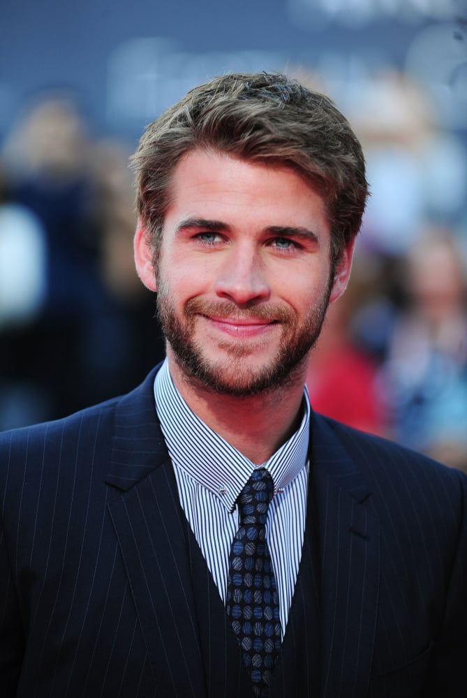 Liam Hemsworth At Arrivals For The Dressmaker Premiere At Toronto International Film Festival 2015 Canvas Art -  (16 x 20)