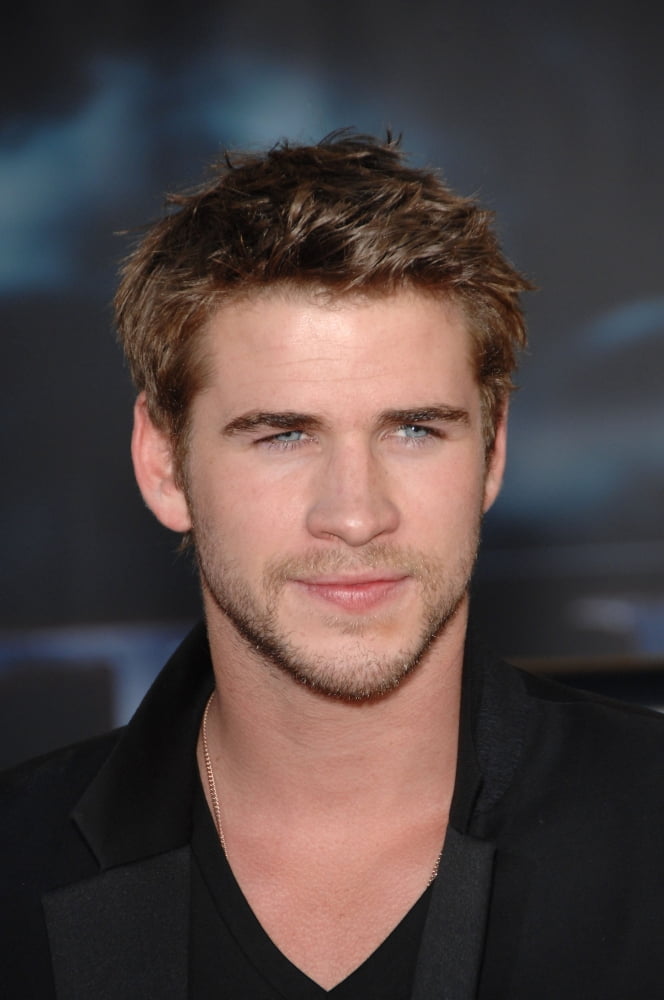 Liam Hemsworth At Arrivals For Thor Premiere Canvas Art -  (16 x 20)