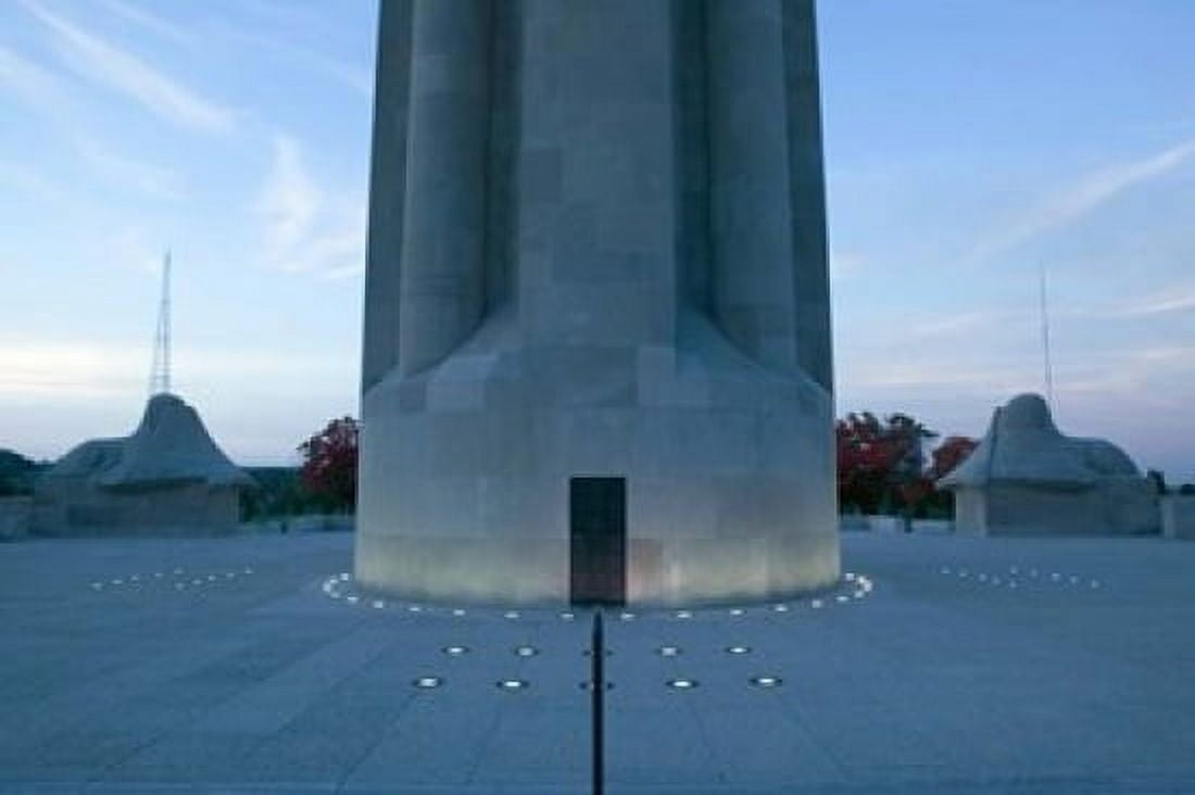 Liberty Memorial Kansas City Missouri Canvas Art - Panoramic Images (19 x 12)