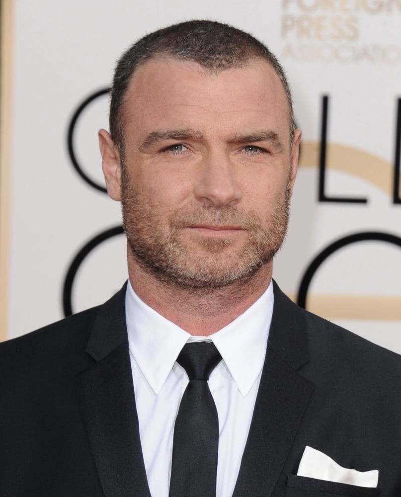 Liev Schreiber At Arrivals For 73Rd Annual Golden Globe Awards 2016 - Arrivals 2 Canvas Art - (16 x 20)