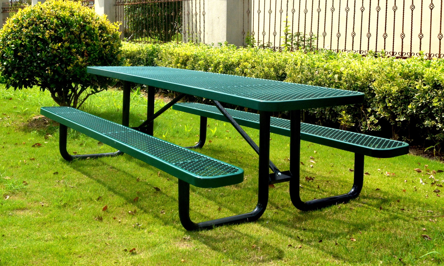 Green Thermoplastic Coated 8ft Outdoor Picnic Table
