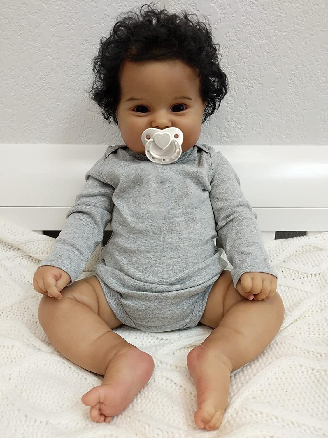 Lifelike African American Reborn Baby Doll, 20 Inch Real Life Soft Cloth Weighted Smile Newborn Baby Doll with Clothes for Gift