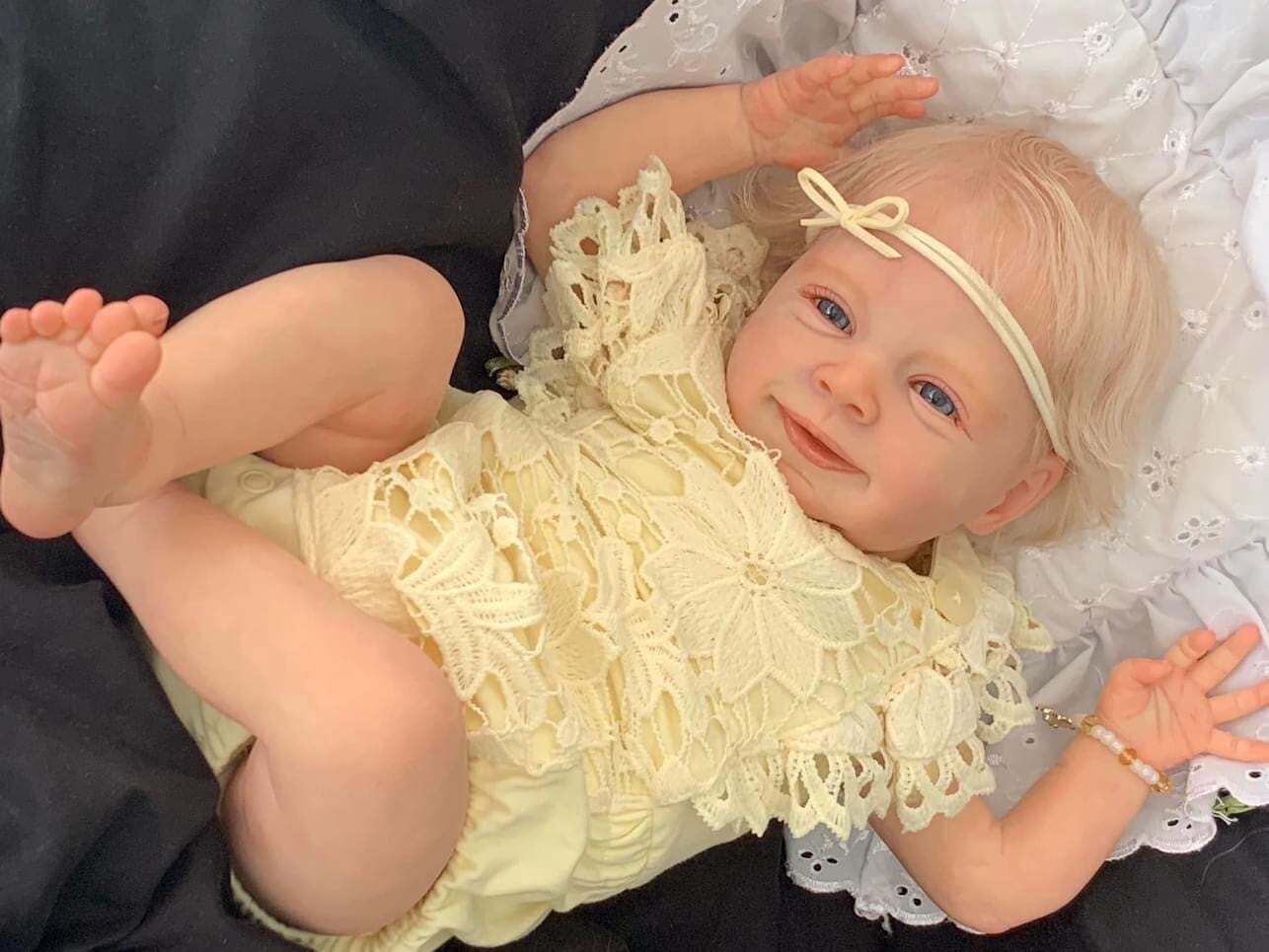 Lifelike Reborn Baby Dolls - 18" Realistic Newborn Baby Doll Cloth Body Real Life Baby Dolls with Accessories for 3+ Year Old Gifts, Pretend Play