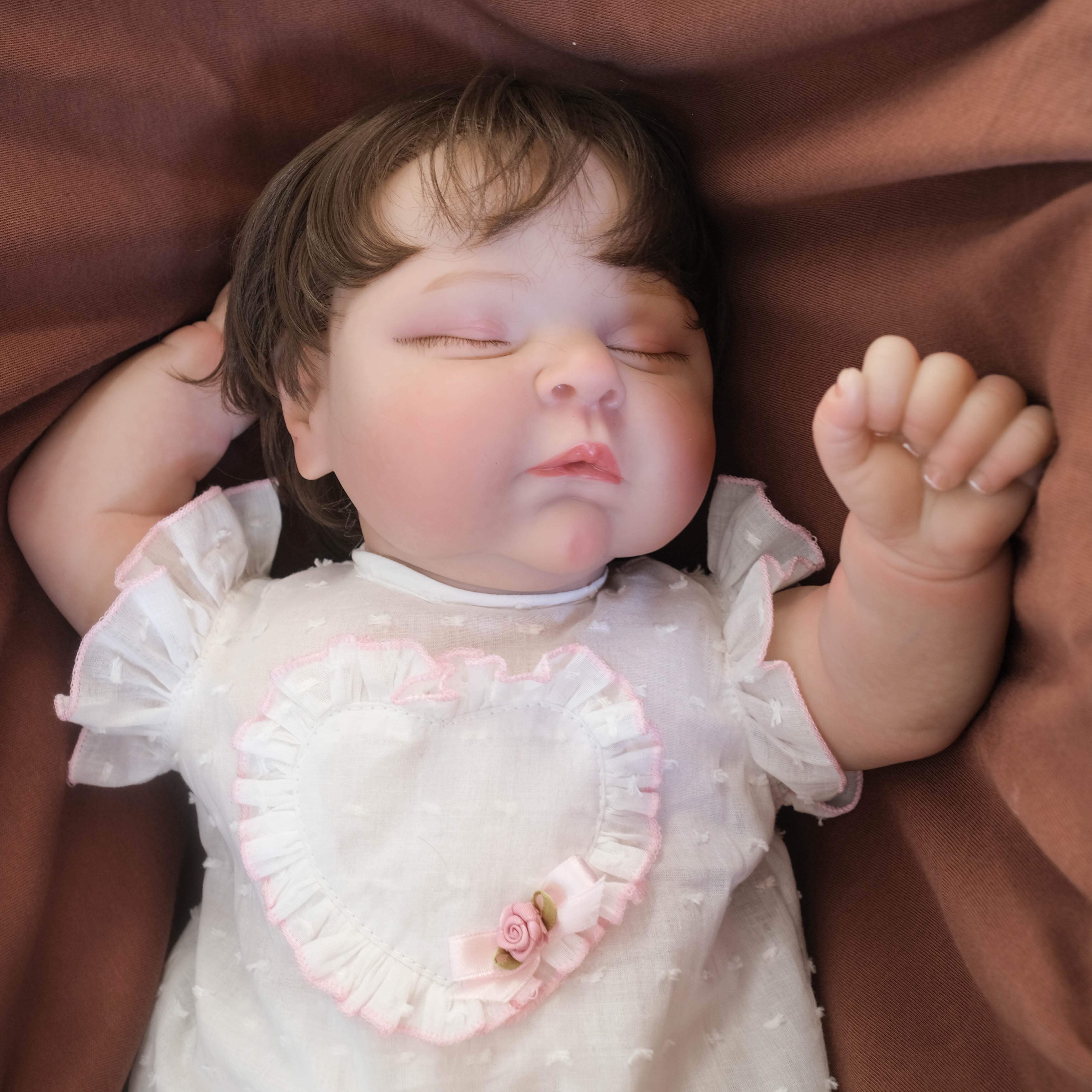 Lifelike Reborn Baby Dolls 20 inch Cloth Body Vinyl Limbs Sweet Sleeping Real Life Baby Real Baby Doll with Complete Accessories for Age 3 and Up