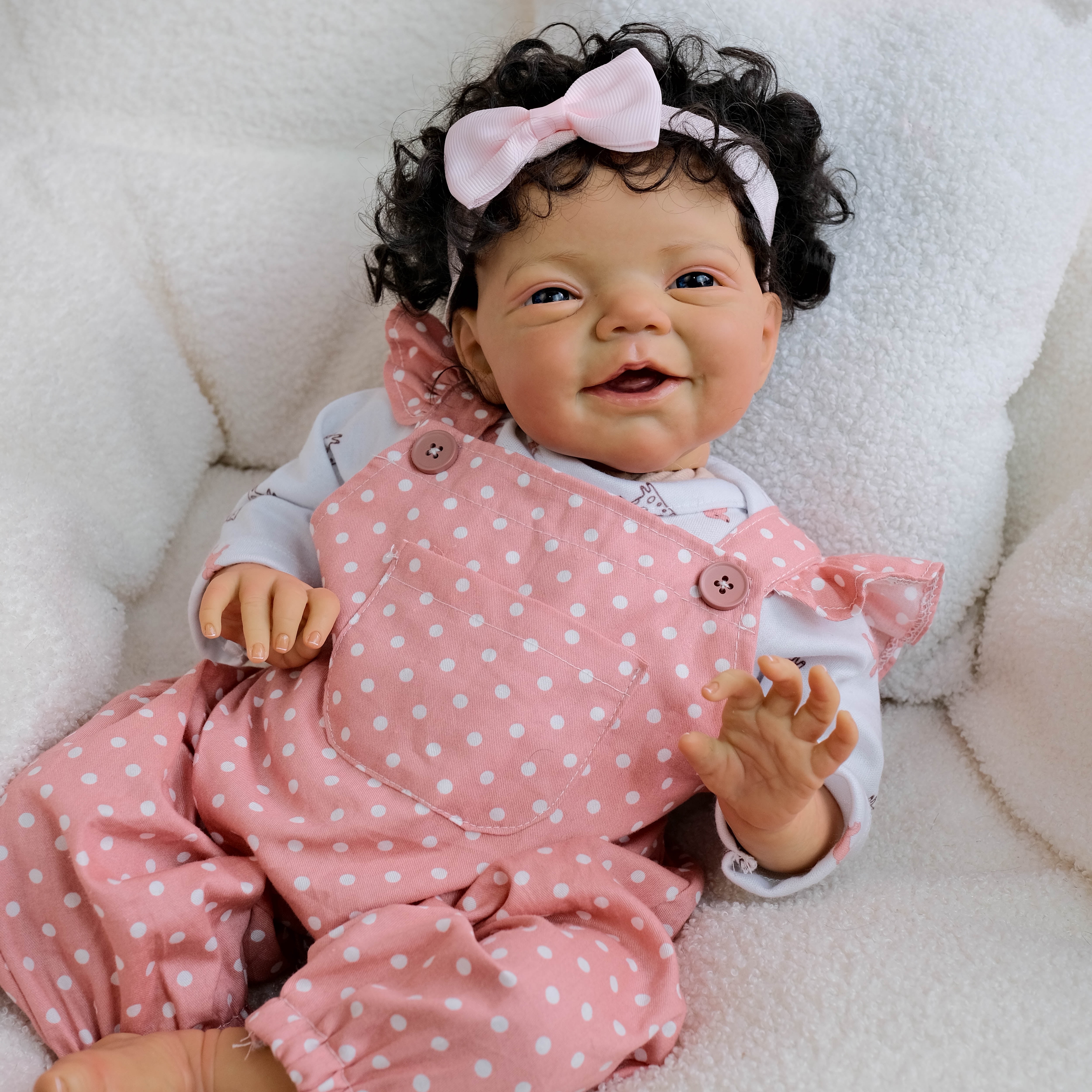 Lifelike Reborn Baby Dolls 20 inch Soft Cloth Body Poseable Smiling Real Life Baby Dolls Clothes and Feeding Toy for Kids Age 3+