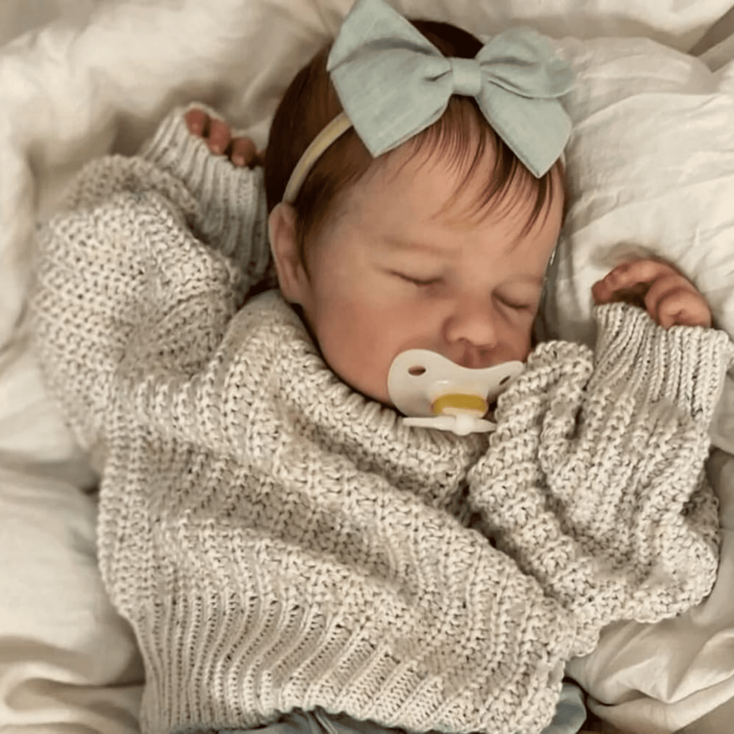 Lifelike Reborn Baby Dolls-20Inch Realistic Newborn Baby Doll Soft Cloth Body Real Life Baby Dolls with Gift Box for Kids Age 3+