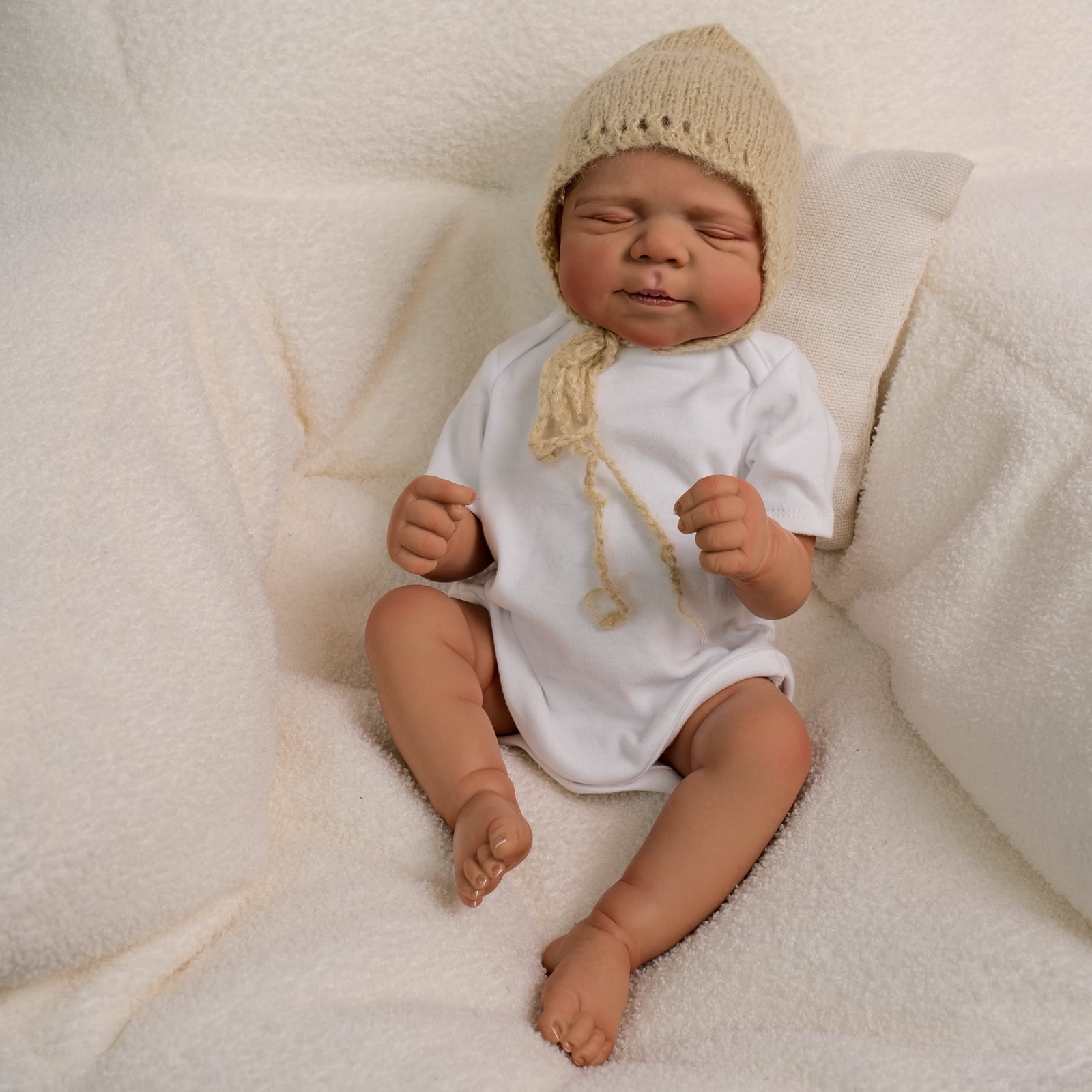 Lifelike Reborn Baby Dolls Black Girl, 18 inch Realistic Sleeping Newborn Real Life Baby Dolls Full Vinyl Body with Feeding Kit Gift Box for Kids Age 3+