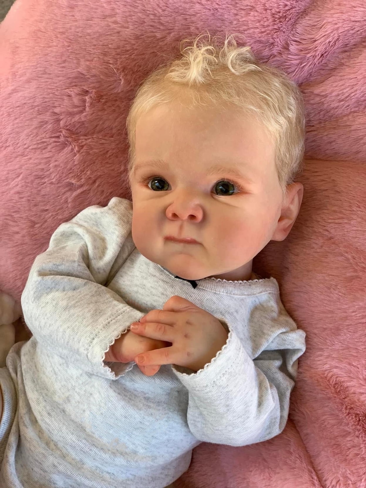 Lifelike Reborn Baby Dolls Boy - 18" Realistic Cute Baby Doll Cloth Body Real Life Baby Dolls with Feeding Accessories for Kids Ages 3+
