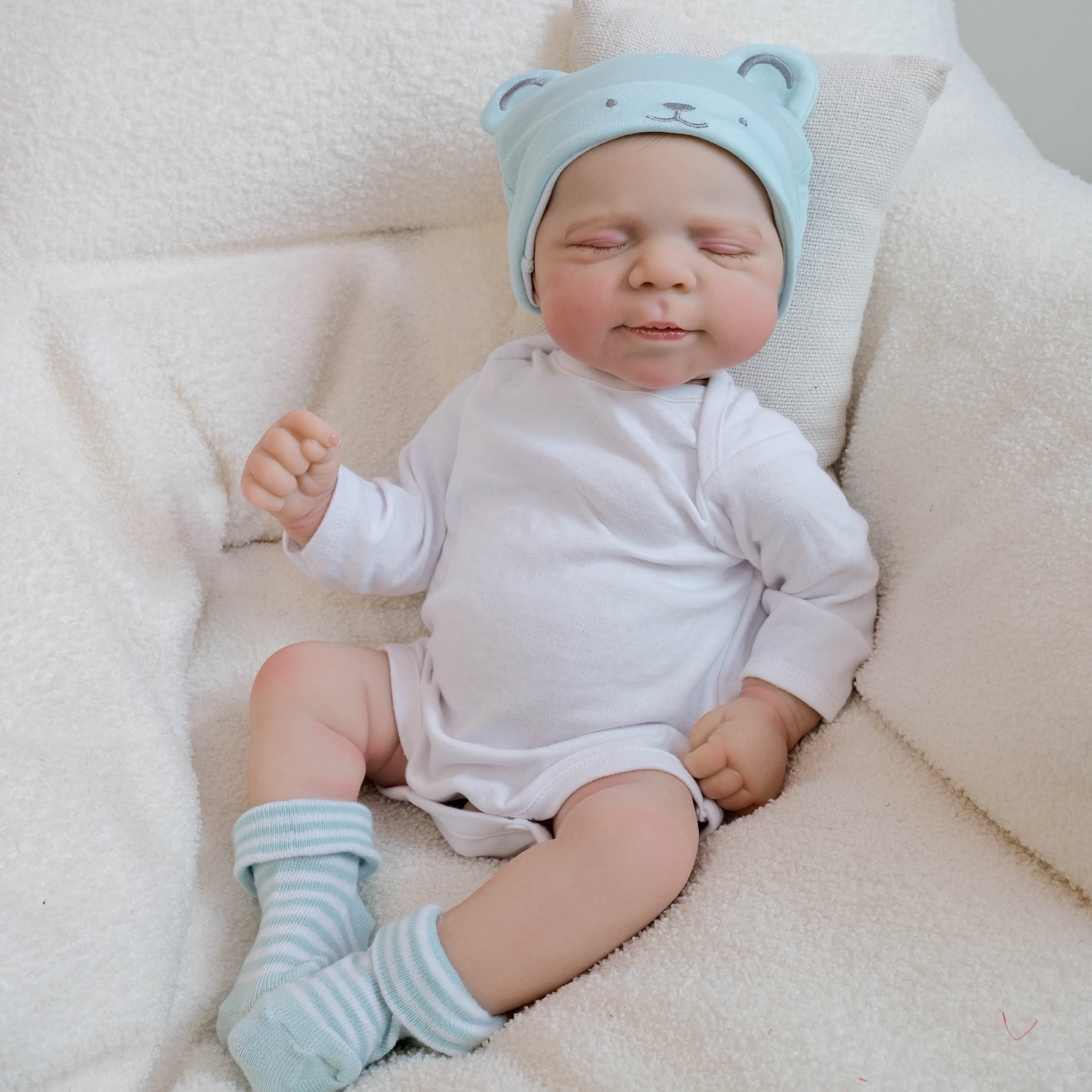 Lifelike Reborn Baby Dolls Girl 18 inch Sleeping Baby Dolls Soft Vinyl Full Body Realistic Newborn Baby Doll with Accessories for Kids Age 3+