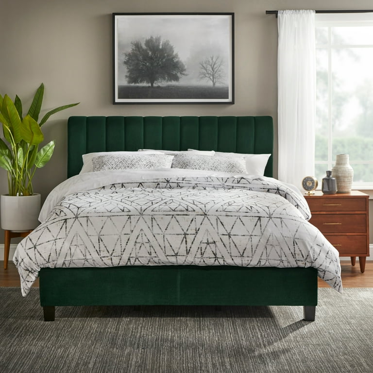 Lifestorey Teagan Channel tufted Queen Bed Emerald Green Velvet Velvet