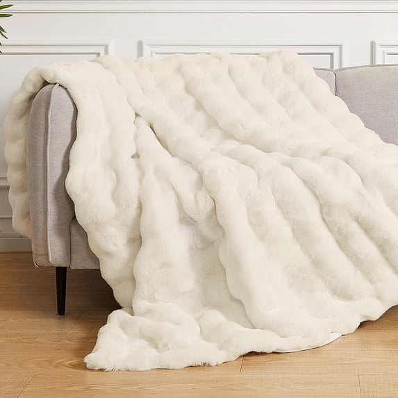 Light Beige Cozy Faux Fur Throw Blanket for Living Room Bedroom 50x60 Thick Ultra Soft Aesthetic Fuzzy Throw Blanket Fluffy Furry Bed Comforter Home Decor 860 GSM