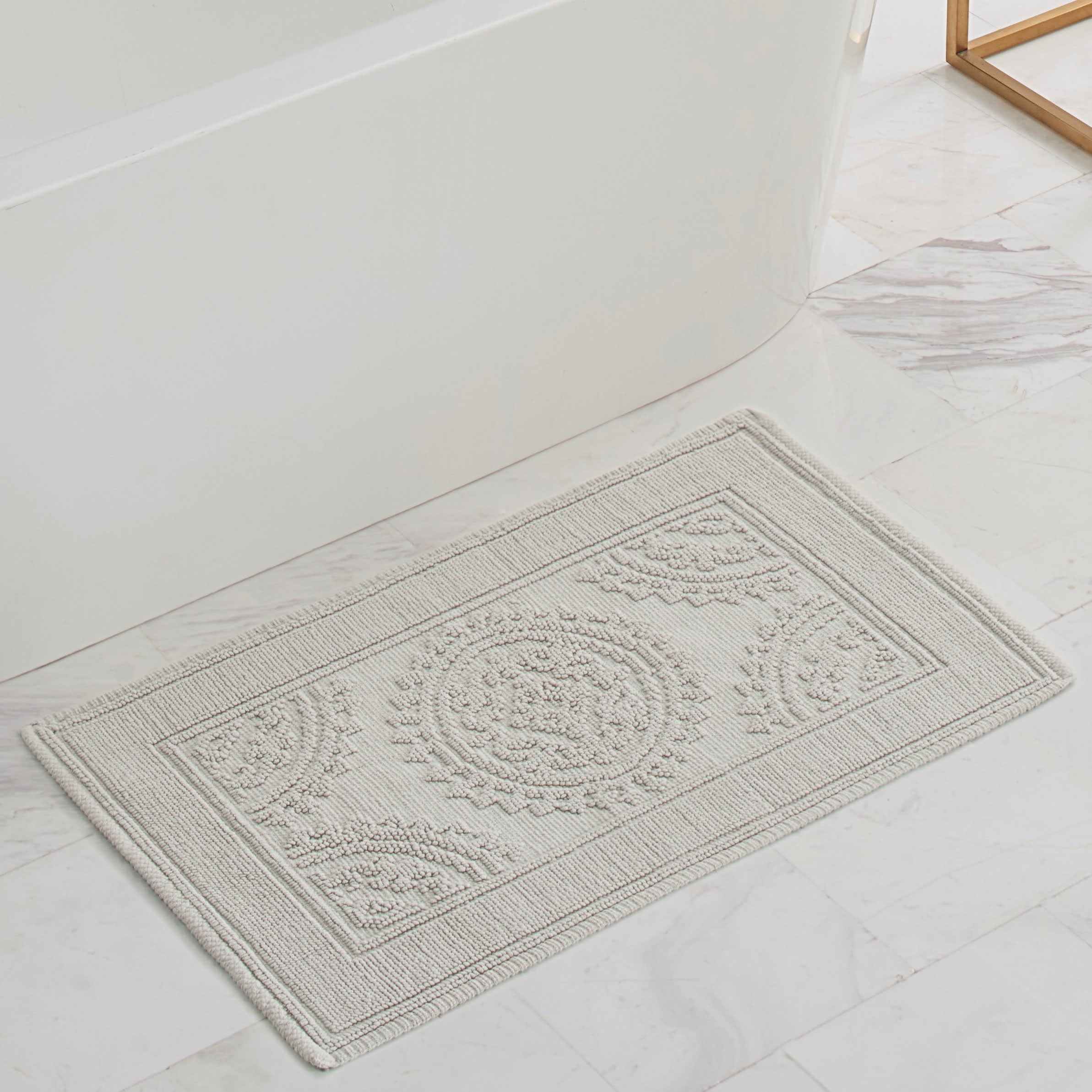 Light Gray Cotton Stonewash Medallion 21x34 in Bath Rug