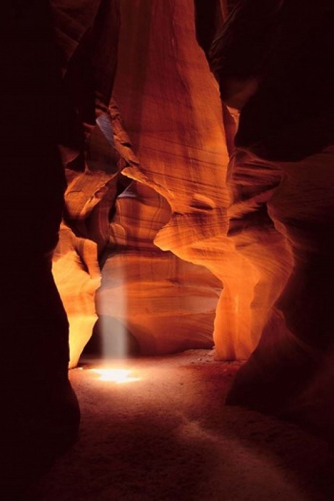 Light in Antelope Canyon Canvas Art - Jerry Ginsberg DanitaDelimont (18 x 24)