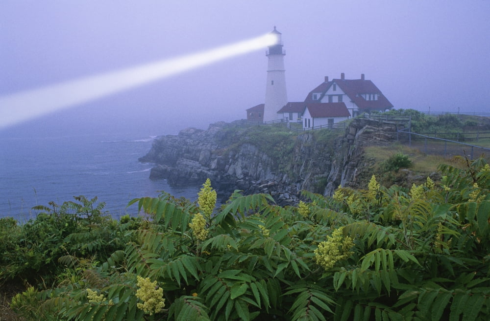 Lighthouse In The Evening Portland Oregon Usa Canvas Art - Bilderbuch Design Pics (36 x 22)