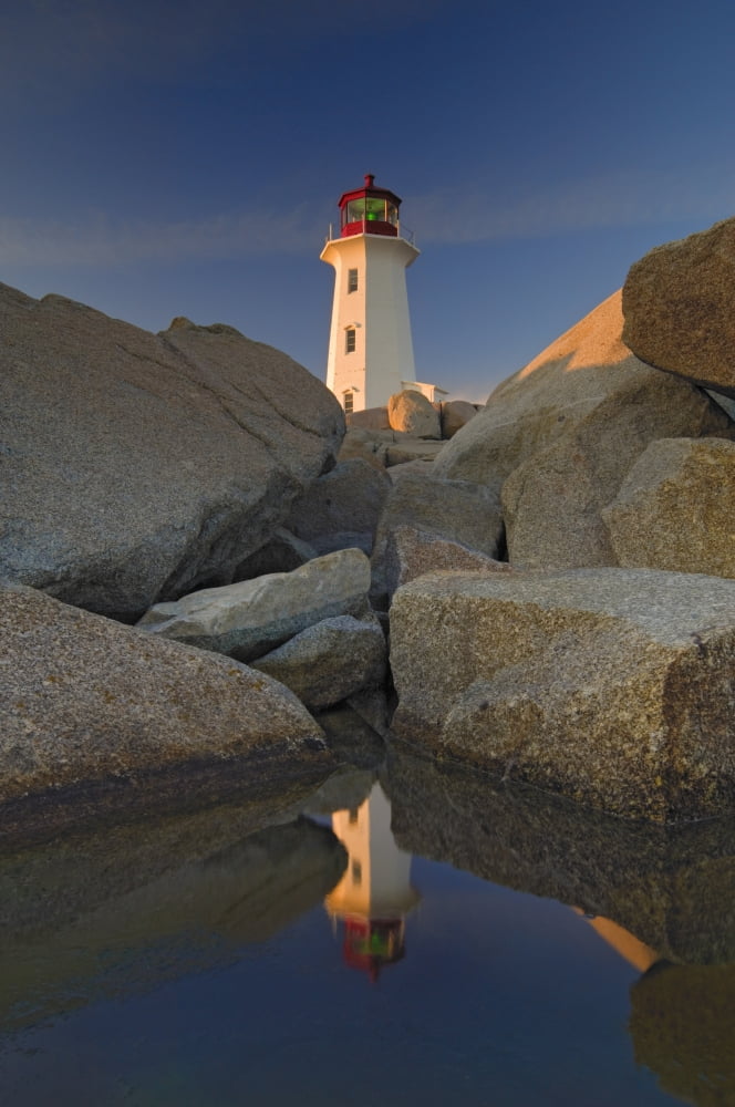 Lighthouse Peggys Cove Nova Scotia Canvas Art - Thomas Kitchin & Victoria Hurst Design Pics (11 x 17)