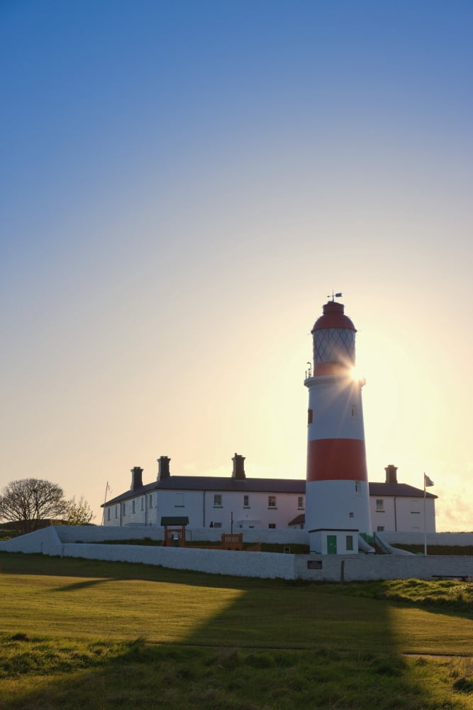 Lighthouse South Shields Tyne And Wear England Canvas Art - John Short Design Pics (12 x 19)