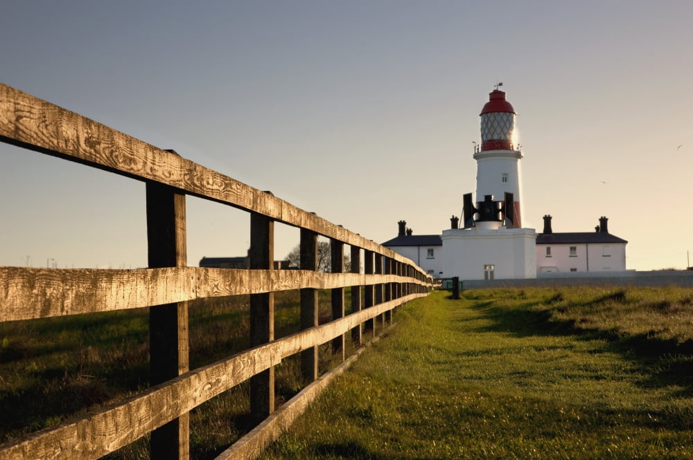 Lighthouse South Shields Tyne And Wear England Canvas Art - John Short Design Pics (38 x 24)