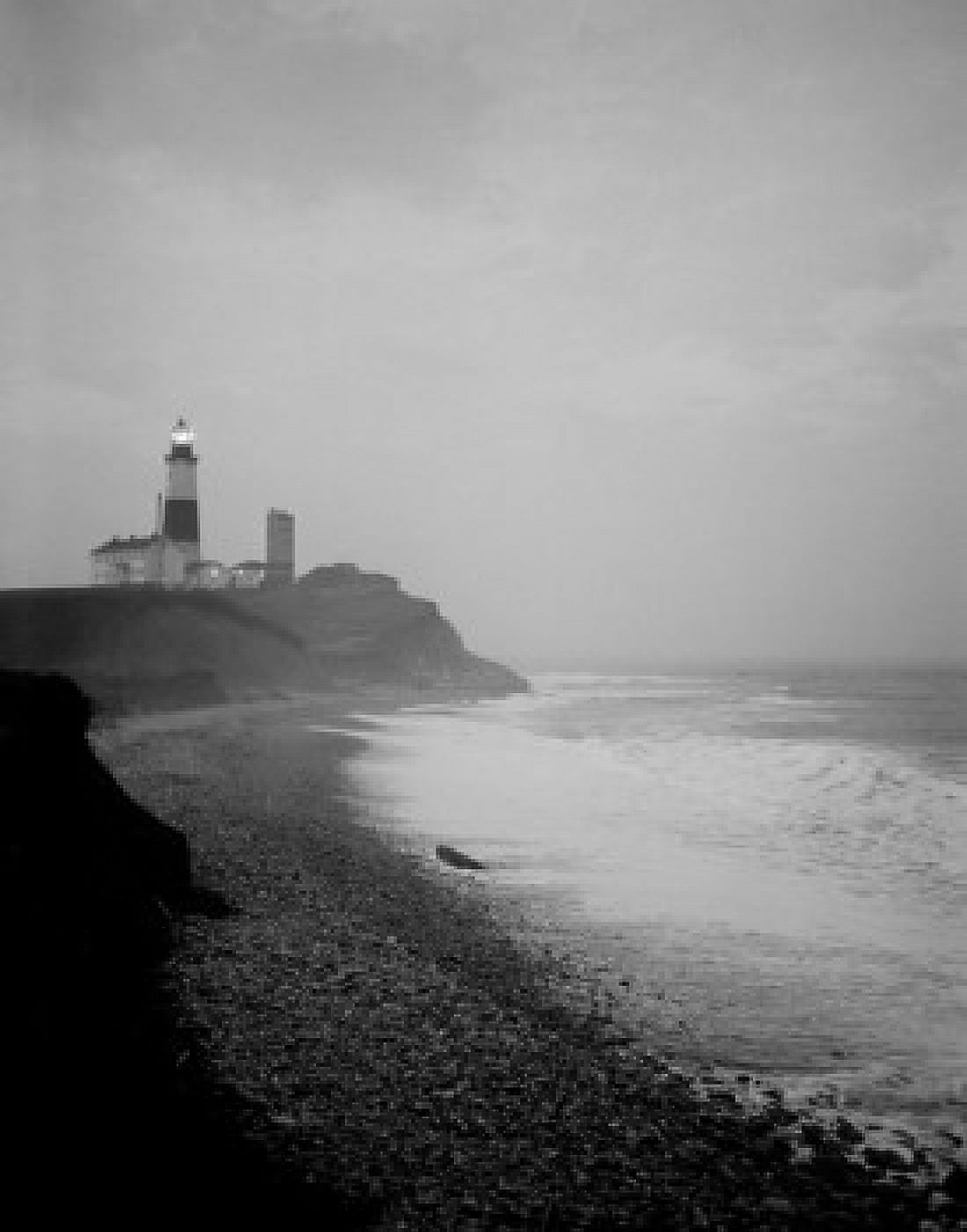 Lighthouse on seashore Canvas Art - (18 x 24)