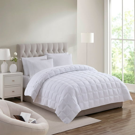 Lightweight Down Alternative All Season Oversized Comforter, White - Queen