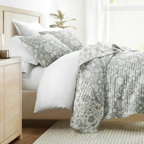 Lightweight Quilt Set Super Soft Wrinkle Resistant Quilted Coverlet Floral Patterns by Comfort Canopy