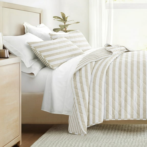 Lightweight Quilt Sets - Wrinkle Free - Coverlet Striped Pattern for King Size Bedding by Comfort Canopy