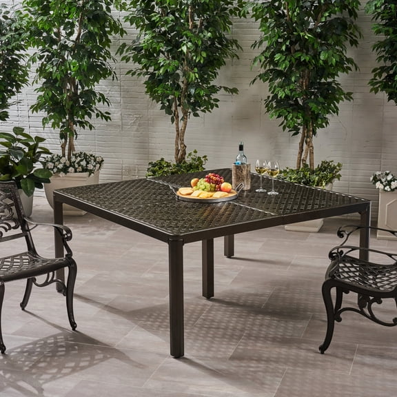 Lightweight Stable Aluminum Table / Creates Enchanting Outdoor Evenings