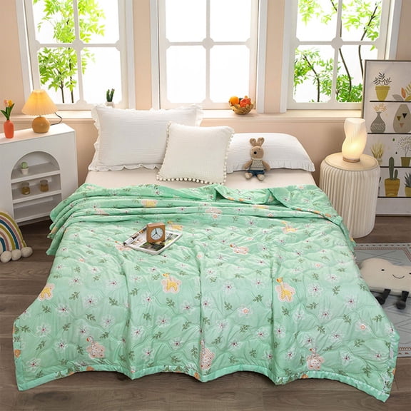 Lightweight Summer Cooling Quilt Temperature Control Blanket with Special Weave Design for Maximum Airflow Machine Washable Easy Care Bedding
