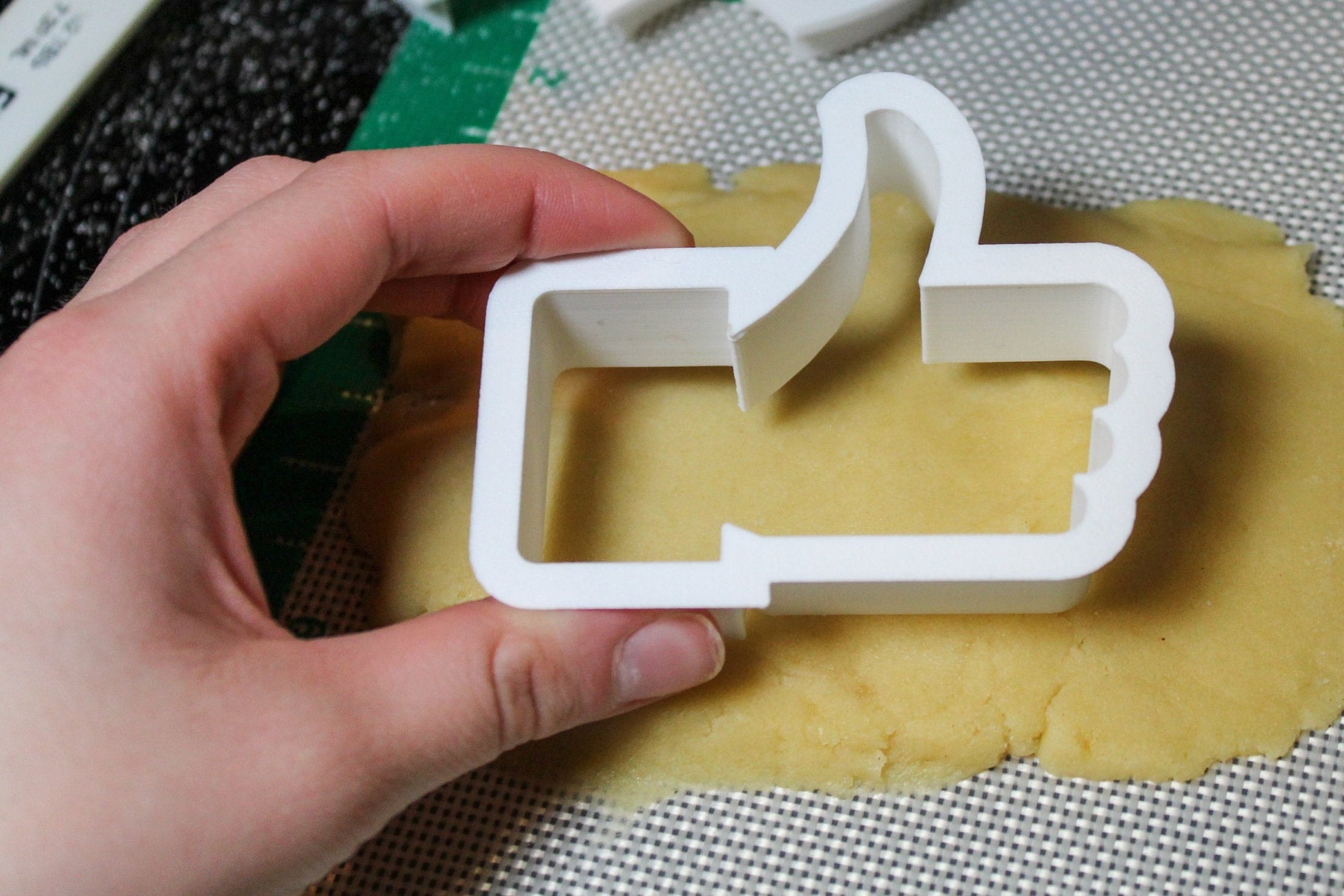 Like / Thumbs Up Cookie, Fondant, Playdough Cutter