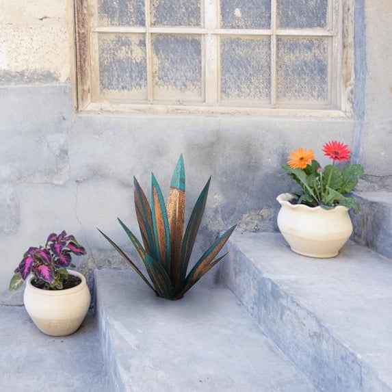 Lilgiuy Metal Tequila Plants Outdoor Decor, 21.7 Inch Tequila Plant Metal Yard Art Rustic Garden Statues Sculpture, Home Garden Courtyard Lawn Outdoor Decoration(Blue)