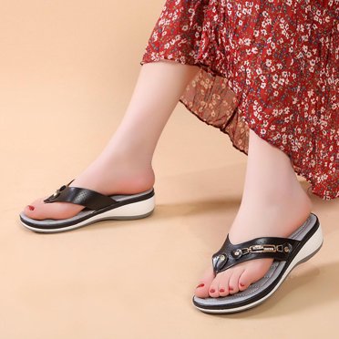 Lilgiuy Women's Flip Flops with Arch Support Thong Sandals Non-Slip Slip on Sandals Summer Beach Sandals Low Wedge Slippers Orthopedic Sandals for Daily Wear(Black,6.5)