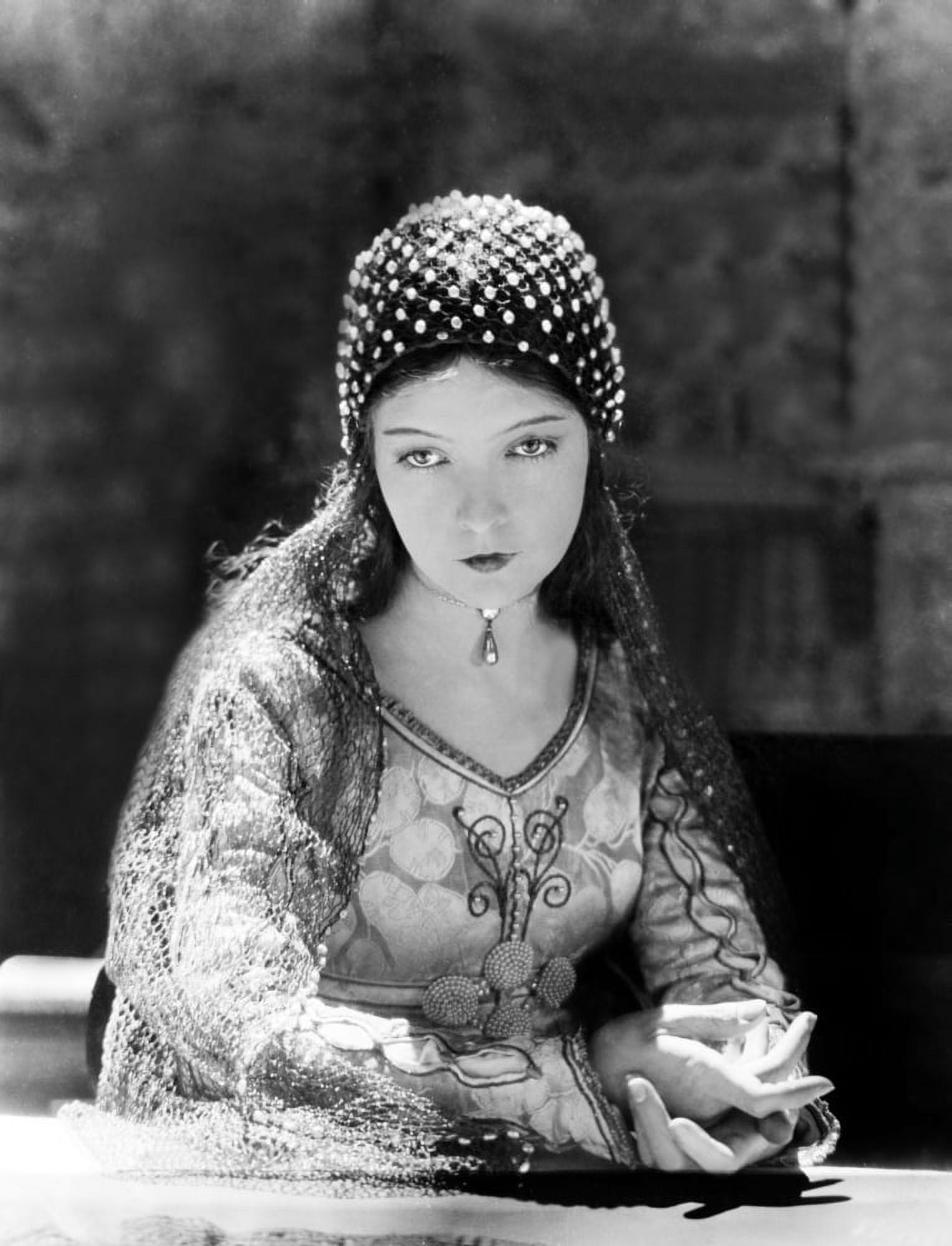 Lillian Gish In Romola Canvas Art -  (16 x 20)