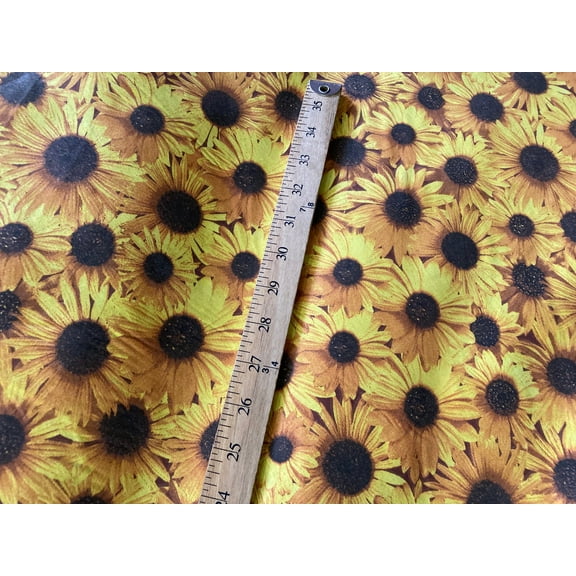 Lilly Craft Small Sunflowers Polycotton Fabric 58-60" Wide Sold by the Yard