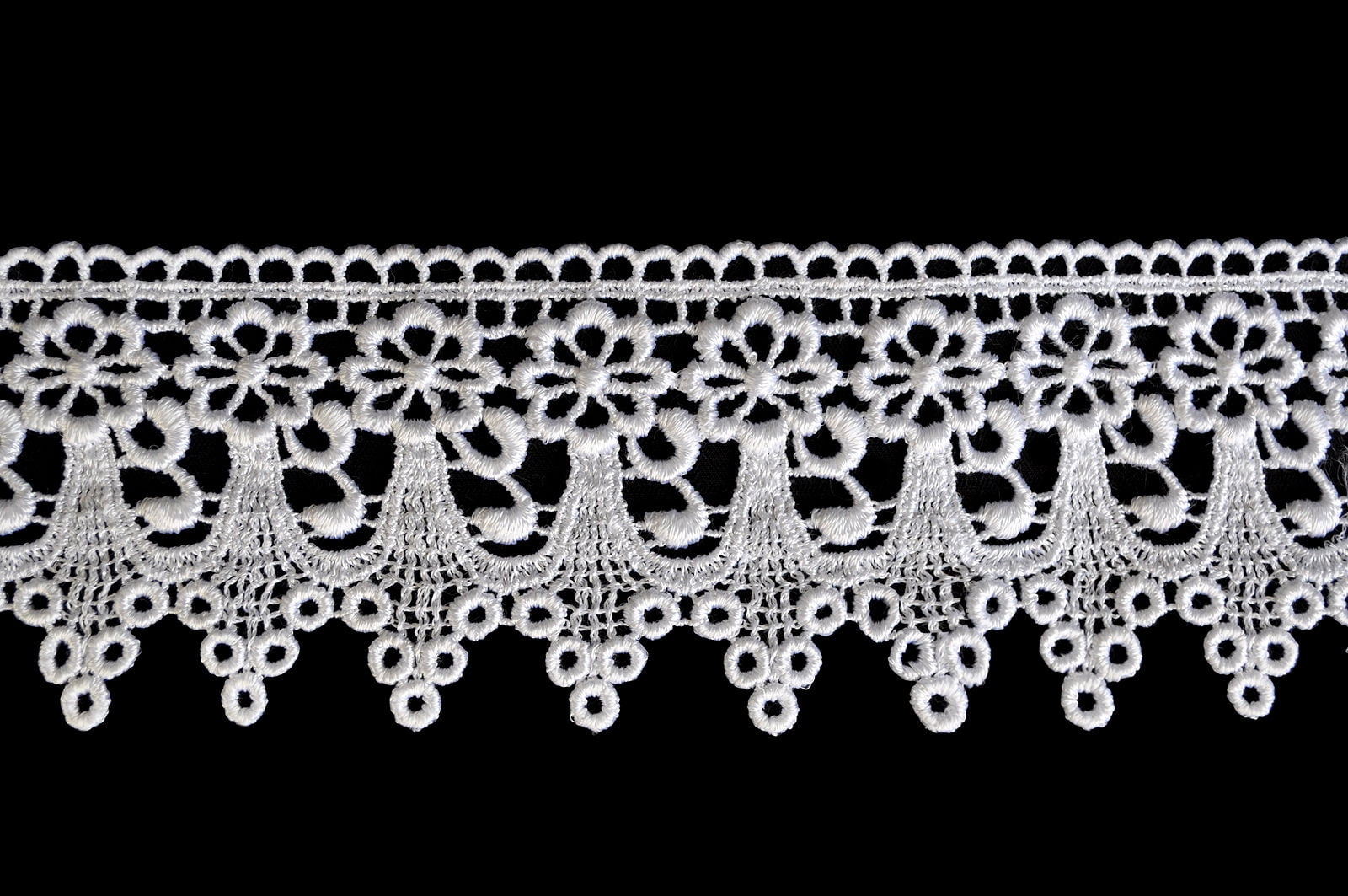 Lily 3" White or Ivory Floral Scalloped Guipure Venice Lace Trim Craf by Yardage