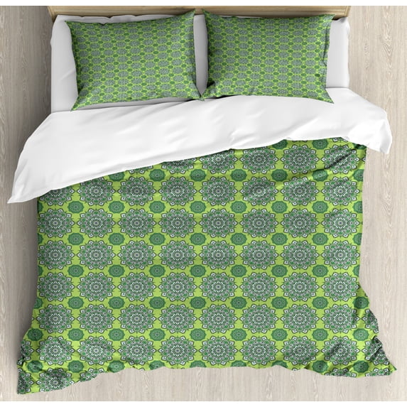 Lime Green Duvet Cover Set Queen Size, Arabesque Oriental Moroccan Mandala Middle Eastern Boho Retro Pattern, Decorative 3 Piece Bedding Set with 2 Pillow Shams, Fern Green White, by Ambesonne