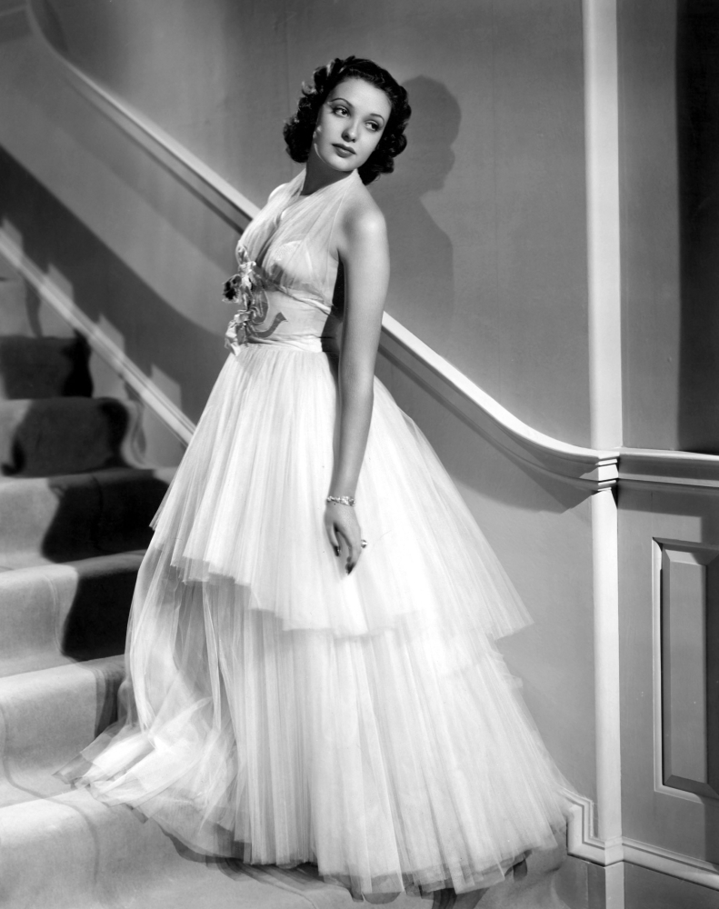 Linda Darnell In Dress By Royer For Day-Time Wife Canvas Art - (16 x 20)
