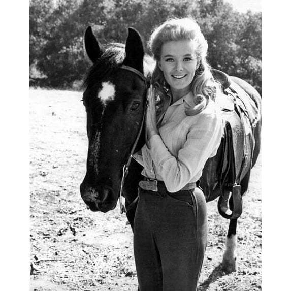 Linda Evans holding her horse as Audra Barkley The Big Valley 8x10 inch photo