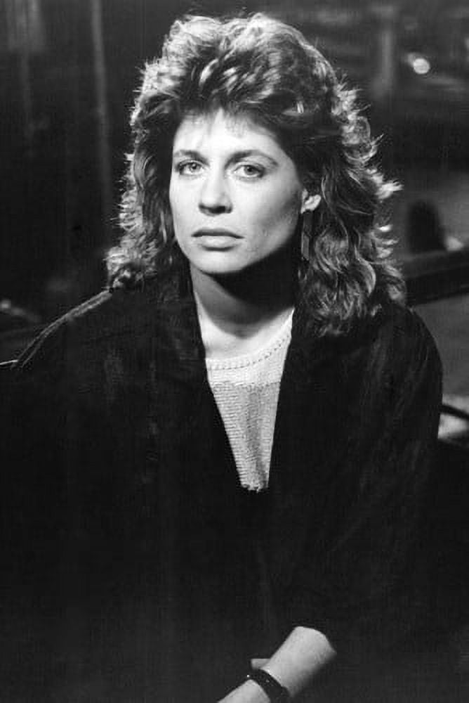 Linda Hamilton 24x36 Poster