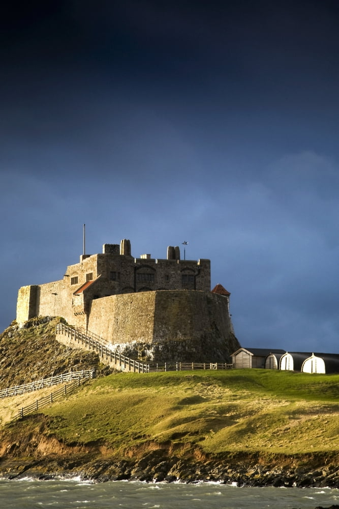 Lindisfarne Castle On A Volcanic Mound Called Beblowe Craig Holy Island Bewick England Canvas Art - John Short  Design Pics (11 x 17)