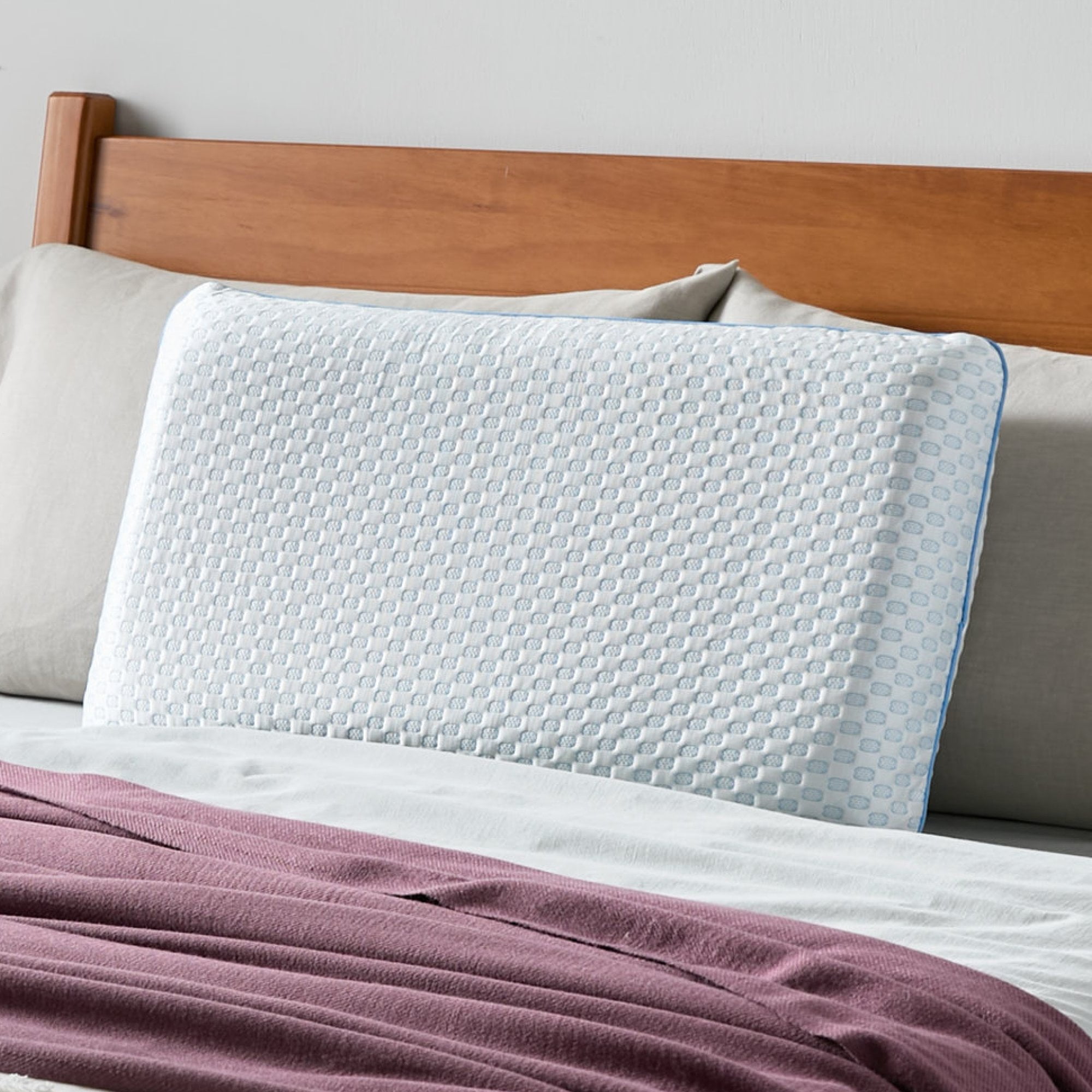 Linenspa Medium Feel Standard Size Cooling Bed Pillow with Gel Memory Foam Core and Cooling Cover