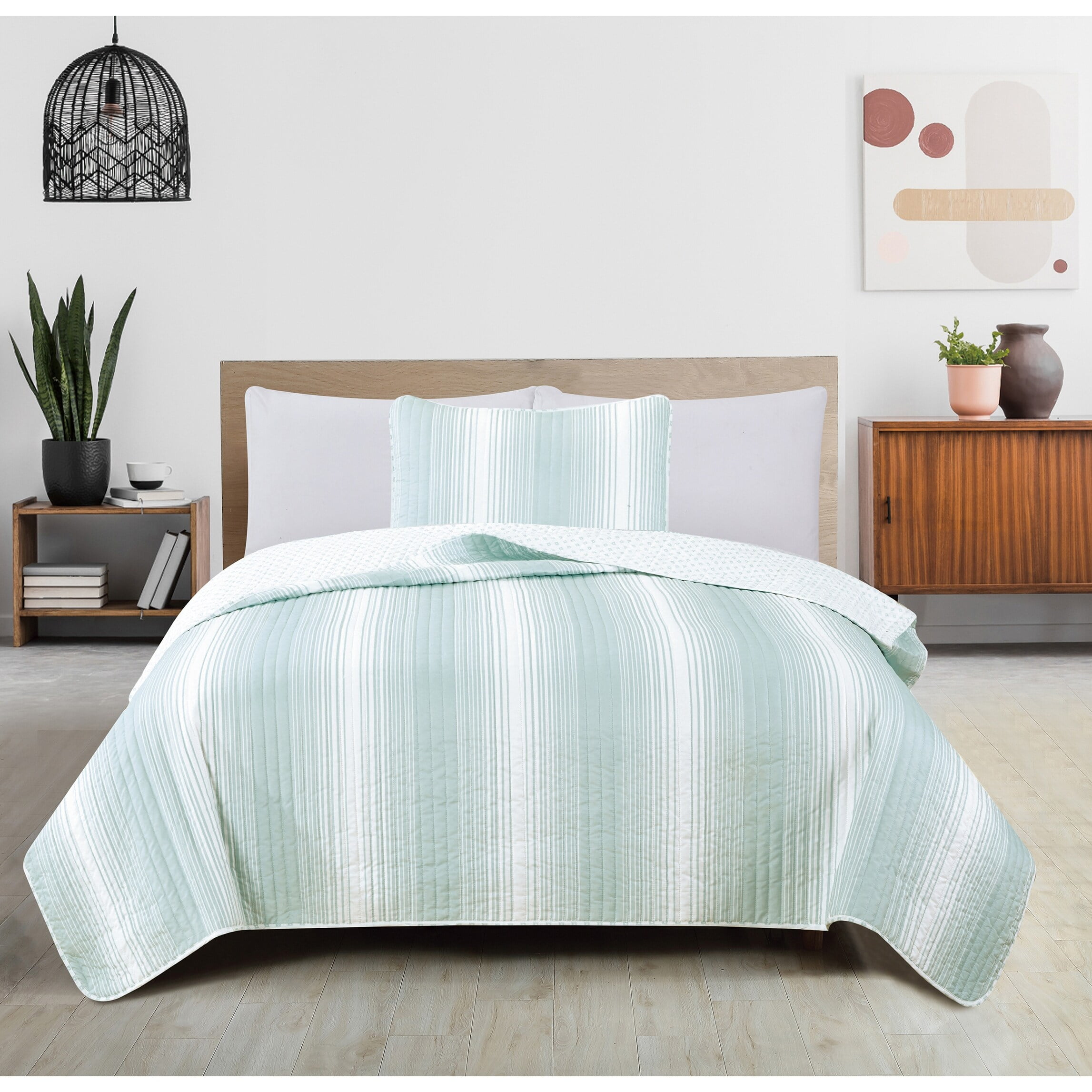 Linery & Co. Luxurious Striped Microfiber Quilt Set With Shams Light