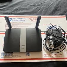 Pre-Owned Linksys AC1200 Smart WiFi Router