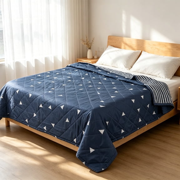 Linnome Lightweight Summer Cooling Quilt 55.1x78.7 Inch Breathable Soft Air Conditioner Comforter Machine Washable