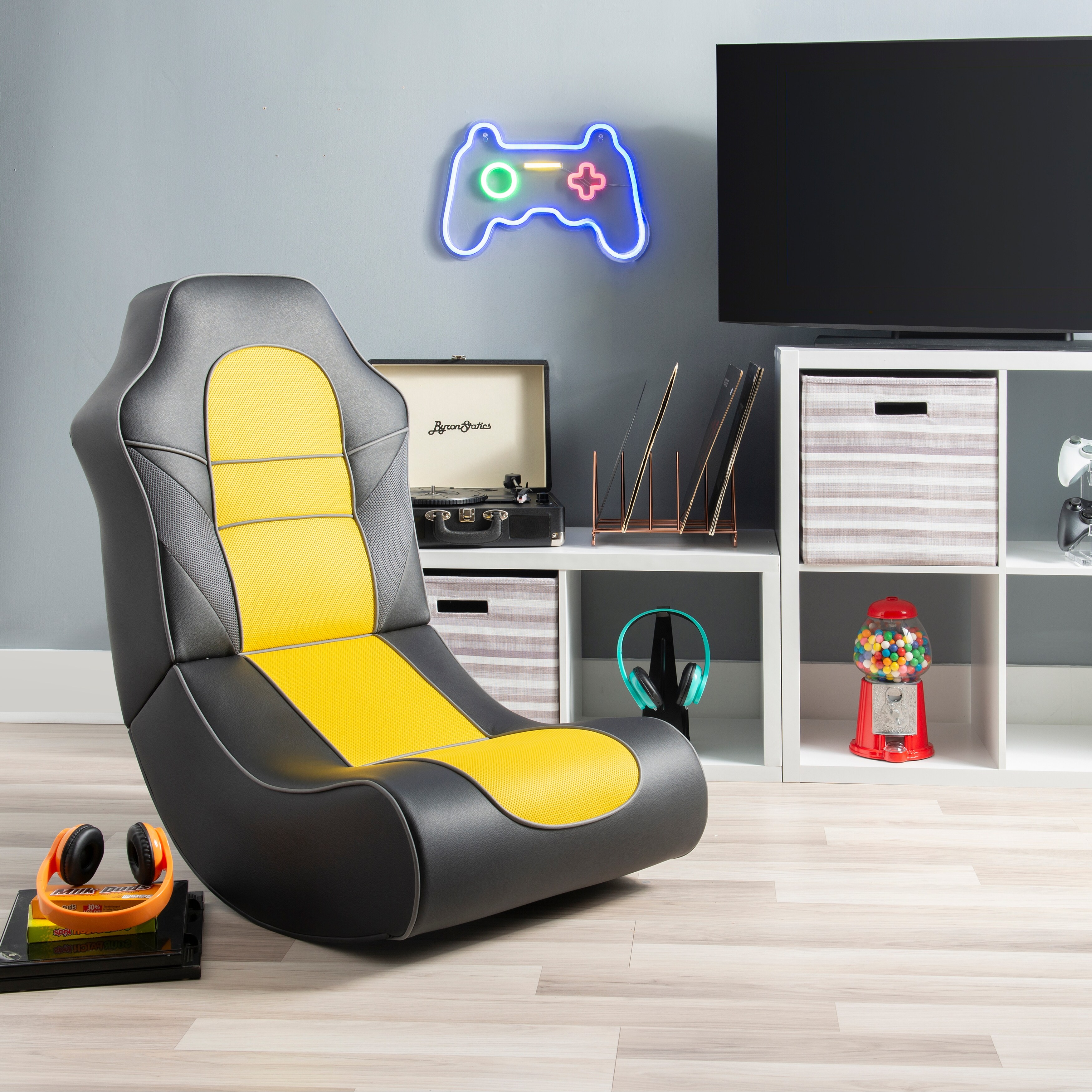 Linon Ezio Game Rocking Chair Yellow